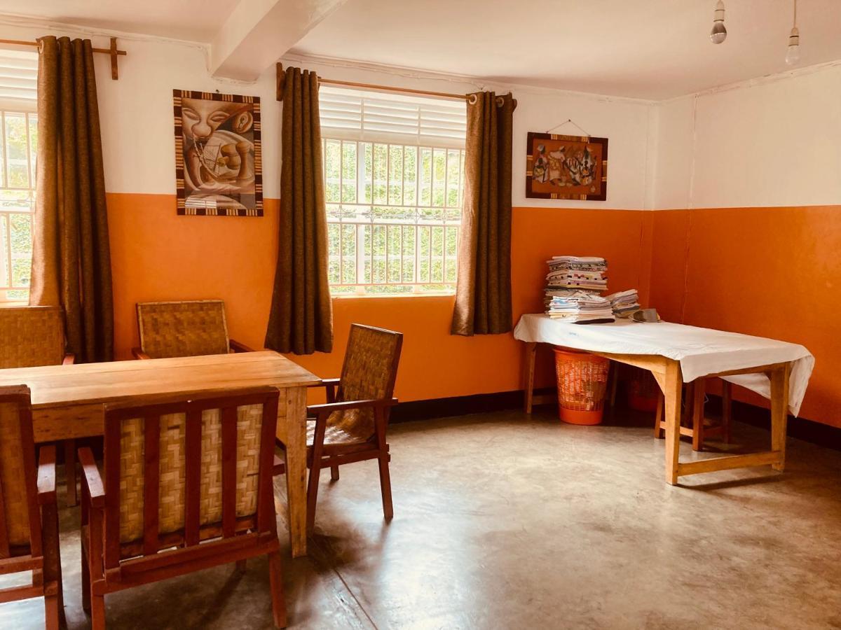 Yes Hostel Fort Portal Εξωτερικό φωτογραφία
