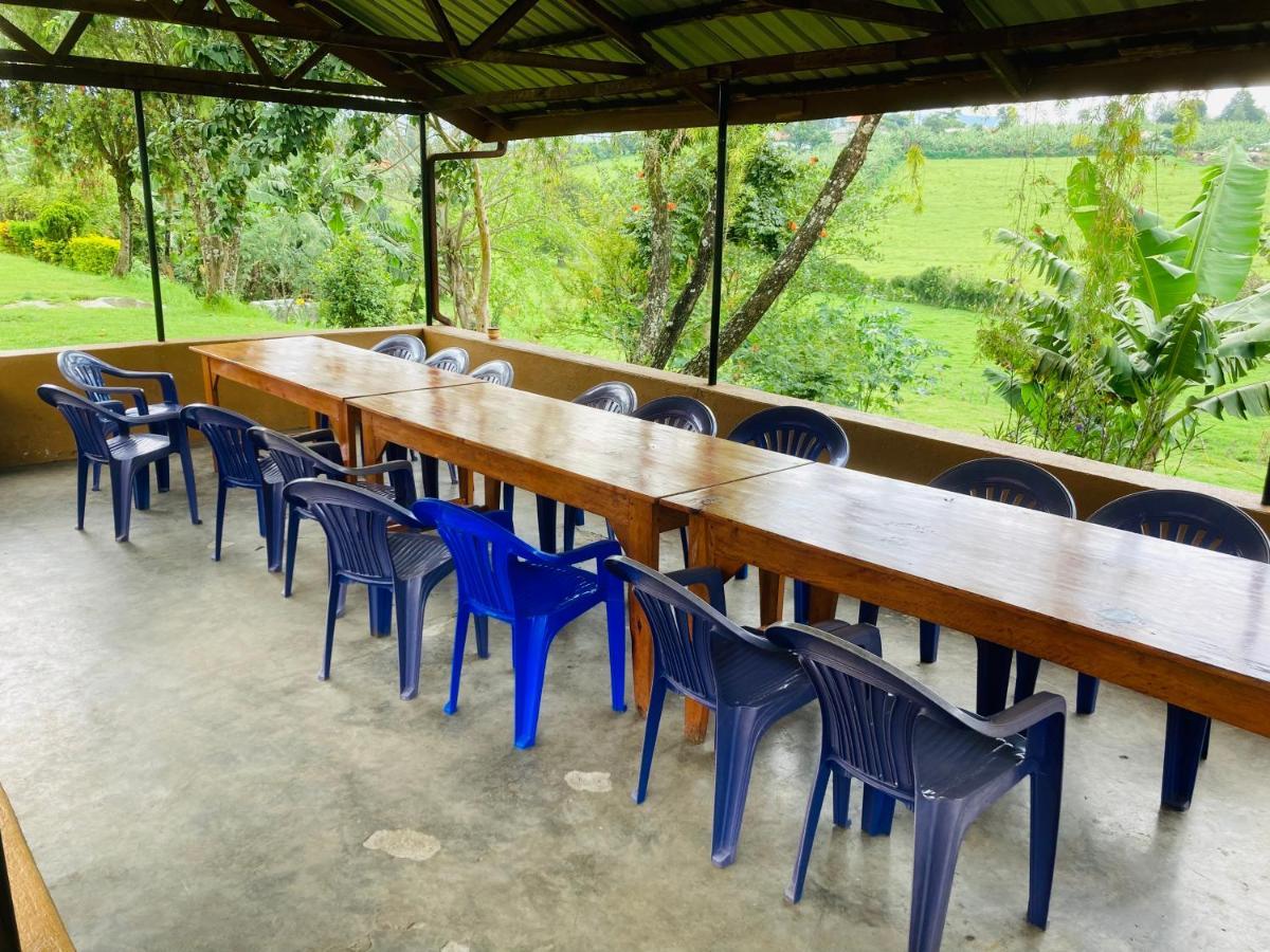 Yes Hostel Fort Portal Εξωτερικό φωτογραφία